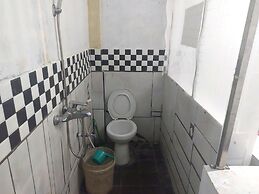 SPOT ON 92776 Panorama House Near Lokon Camping Ground