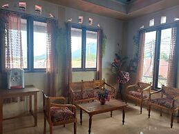 SPOT ON 92776 Panorama House Near Lokon Camping Ground