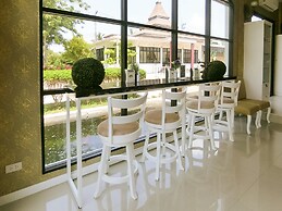 Aura Park Resort