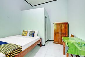 SPOT ON 90760 Homestay Al Madina Syariah