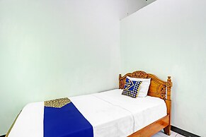 SPOT ON 90760 Homestay Al Madina Syariah