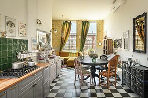 Elegant 1BR Apt w Balcony in the City