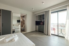 Sky-High Central Penthouse - 03