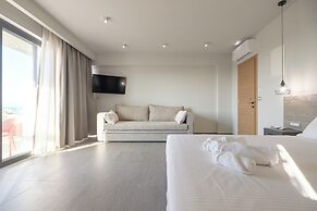 Sky-High Central Penthouse - 03