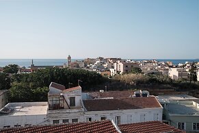 Sky-High Central Penthouse - 03