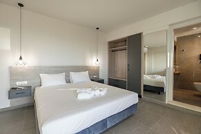 Sky-High Central Penthouse - 03