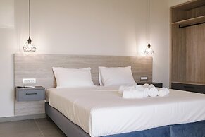 Sky-High Central Penthouse - 03