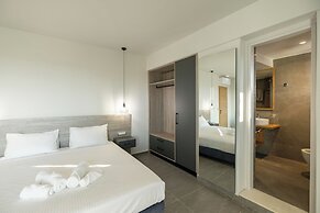 Sky-High Central Penthouse - 03