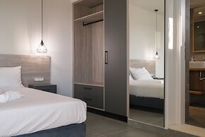 Sky-High Central Penthouse - 03