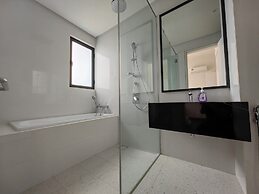 Pavilion Embassy By Autumn Suites