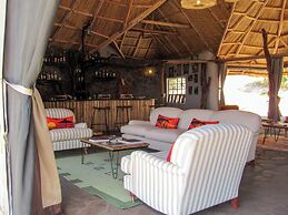 Ahadi Mara Camp