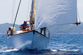 Pierhouse Hotel in Gouvia