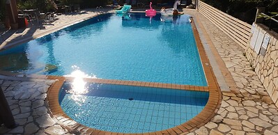 Pierhouse Hotel in Gouvia