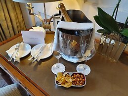 Pierhouse Hotel in Gouvia