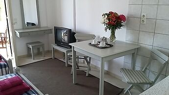 Pierhouse Hotel in Gouvia