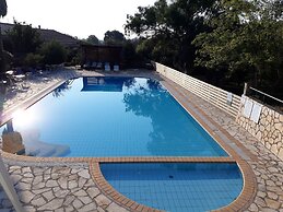 Pierhouse Hotel in Gouvia