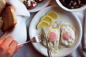 Pierhouse Hotel in Gouvia