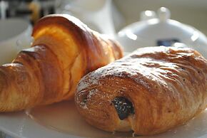 Pierhouse Hotel in Gouvia