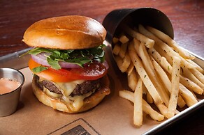 Pierhouse Hotel in Gouvia