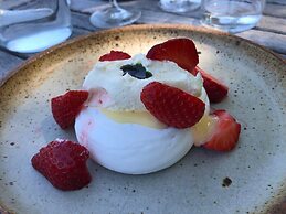 Pierhouse Hotel in Gouvia