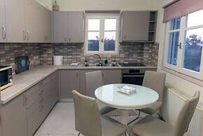 Sunset Bliss Villa in Karteros