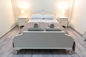 Sunset Bliss Villa in Karteros