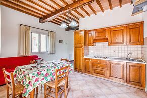 Corbezzola,Family Apt With Pool Near Volt