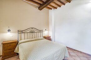 Corbezzola,Family Apt With Pool Near Volt