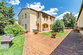 Fico Family Apt Shared Pool,volterra
