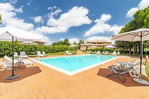 Fico Family Apt Shared Pool,volterra