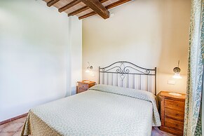 Fico Family Apt Shared Pool,volterra