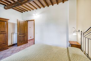 Grano Family Apt Shared Pool Volerra