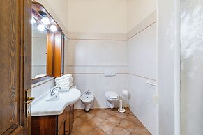 Grano Family Apt Shared Pool Volerra