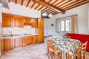 Limone, Family Apt With Pool Near Volterr