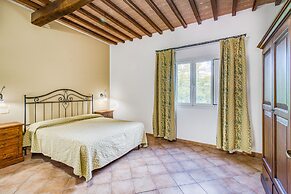 Limone Family Apt Shared Pool,volterra