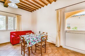 Limone Family Apt Shared Pool,volterra