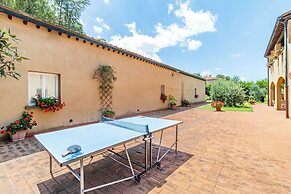 Limone Family Apt Shared Pool,volterra