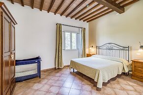 Melagrana Family Apt shared Pool,Volterra