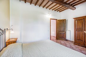 Melagrana Family Apt shared Pool,Volterra
