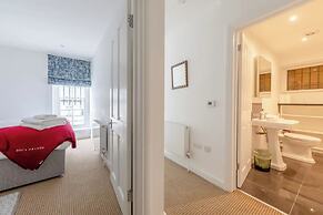 Beautifully Refurbished 2BD Flat- Clapham