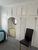 Gorgeous 5 Bedroom House