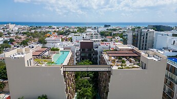 Luxurious Studio Rooftop Pool BBQ Gym