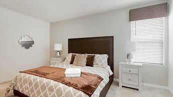 7 Bed Private Pool Home In Solterra Resort 7 Bedroom Home by RedAwning