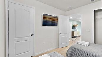 5 Bed 4 Bath Townhouse With Pool 5 Bedroom Townhouse by RedAwning