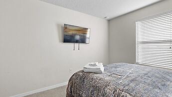 5 Bed 4 Bath Townhouse With Pool 5 Bedroom Townhouse by RedAwning