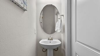 5 Bed 4 Bath Townhouse With Pool 5 Bedroom Townhouse by RedAwning