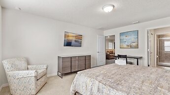 5 Bed 4 Bath Townhouse With Pool 5 Bedroom Townhouse by RedAwning