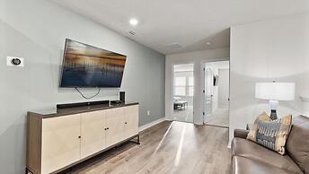 5 Bed 4 Bath Townhouse With Pool 5 Bedroom Townhouse by RedAwning