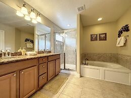 4 Bed 4 Bath With Private Pool/spa 4 Bedroom Home by RedAwning