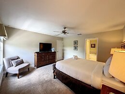 4 Bed 4 Bath With Private Pool/spa 4 Bedroom Home by RedAwning